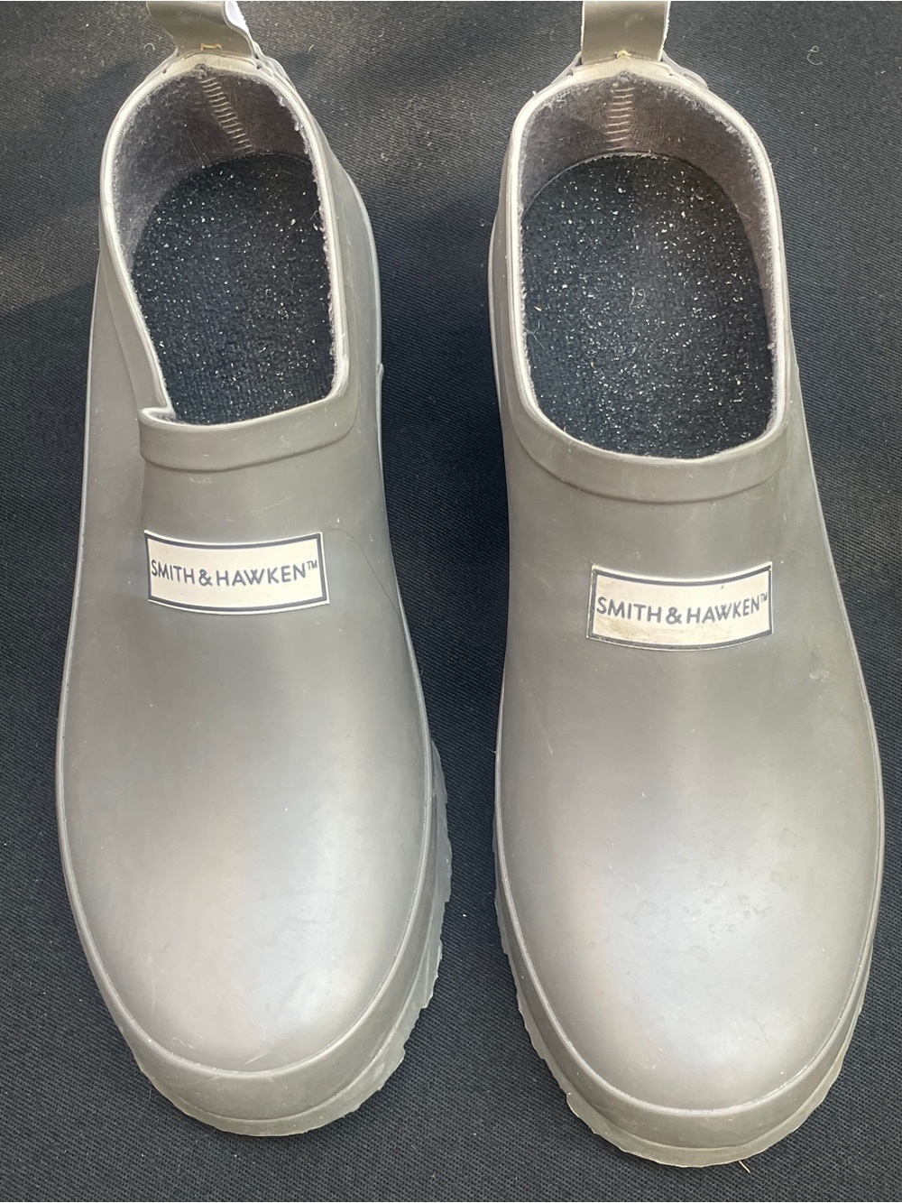 Smith & Hawken garden and waterproof sip on clogs. Size 7